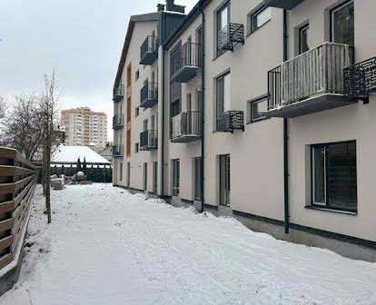 Продаж нової квартири в центрі міста на Києво-Мироцькій