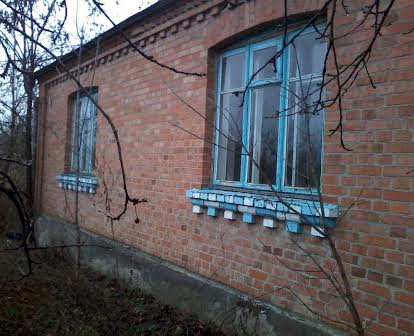 Продам цегляний 3-х кімнатний будинок с. Чаруків, станція Несвіч.