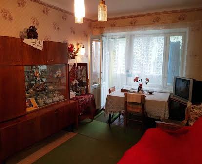 Однокімнатна квартира у смт Миколаївка (Жовтневе)