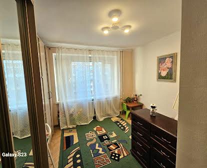 Продам 3 кімнатну квартиру в центрі міста Бровари
