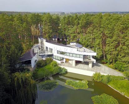 Продам маєток 980м2 ділянка 6.3 Га власне озеро та ліс 20хв від Києва