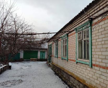Будинок з великим подвірям в полтавській області
