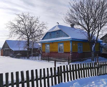Будинок деревяний в селі Вівчицьк