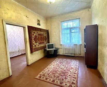 Продаю 3 комнатную сталинку, центр города, ул.Кобылянского