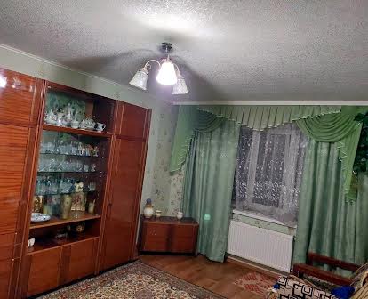 Продам 3-х кімнатну квартиру в смтДонець Ізюмського району