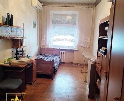 Продам   простору  трикімнатну   квартиру   у   Кременчуці