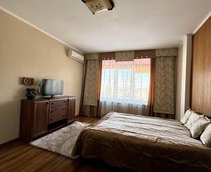 Продаю чудову 1-кімнатну квартиру в центрі міста Вишневе