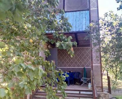 Продам 2х поверховий будинок в екологічно чистому районі с Сотницьке.