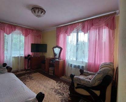 Продам двокімнатну квартиру в с.Печанівка