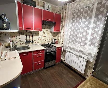 Продам 2 комнатную квартиру на Одесской