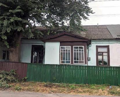 Продається частина будинку в центрі міста, вул. Сагайдачного
