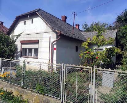 продается дом в Угорщині2км від кордону, косіно -Барабаш,отопленя газ,