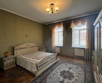 Продаж 4-кімнатної квартири (вул. Ольжича)