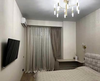 Продам 3-х комнатную квартиру в центре, в ЖК Баку