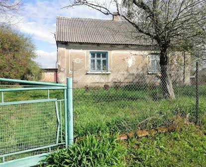 Продам будинок в селі 30 км від Луцька