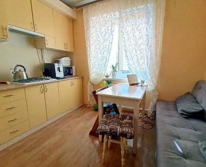 Продаж 1-кімн квартири в гарній локації на Рокосовського.