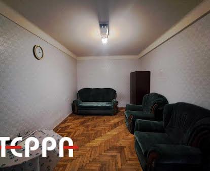 Продам 1-кімнатну квартиру в Шевченківському районі вул. Чарівна