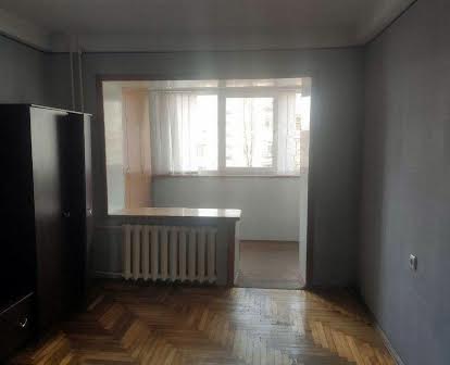 Продам 4х кімнатну квартиру в Шевченківському районі.