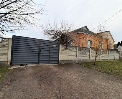 Продається два будинки на великій ділянці в районі Лелеківки