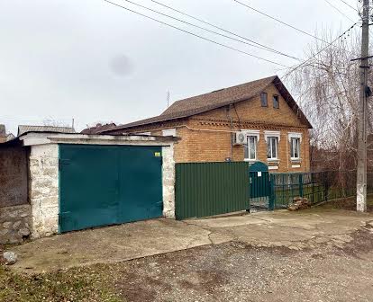Продаётся дом г.Никополь р-н Новопавловка не далеко от СШ18