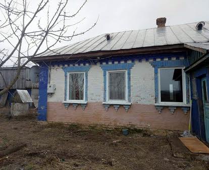 Продається цегляний будинок в селі газифікований