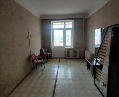Продам 3-х кімнатну квартиру в центрі міста по вулиці Магістратська