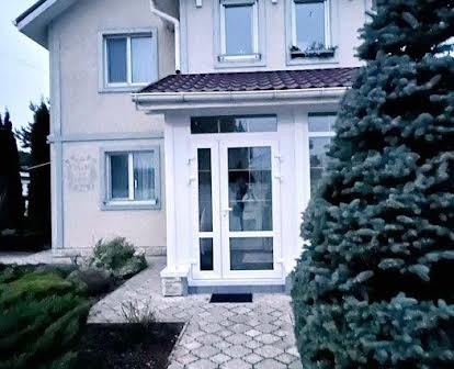 Продаж заміського будинку для постійного проживання в Колонщині