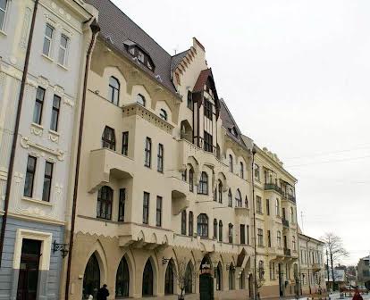 Велика квартира на Кобилянскій 180кв в Німецькому домі