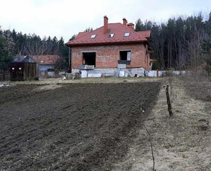 Продається будинок та земельна ділянка 9 сотиків, смт Івано-Франкове