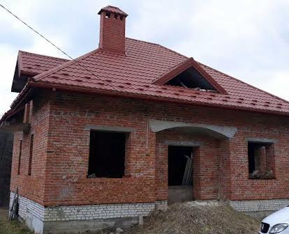 Продається будинок та земельна ділянка 9 сотиків, смт Івано-Франкове