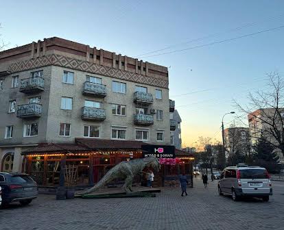 Продам двокімнатну квартиру у центрі міста, вулиця Паркова