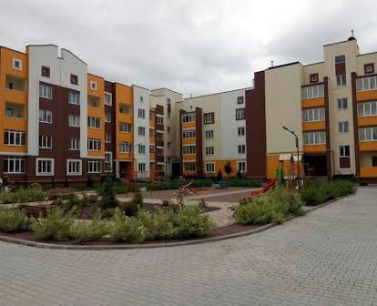 Велика однокімнатна квартира в Немішаєве.