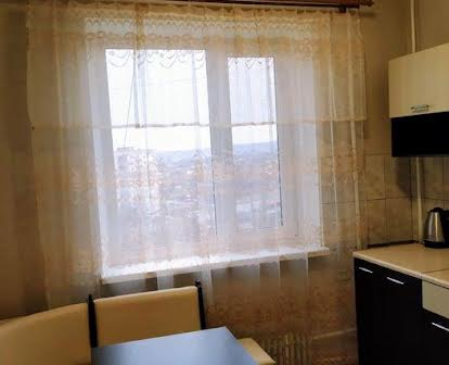 Продаж 1-кімнатної квартири з ремонтом в Осипенківському мкрн