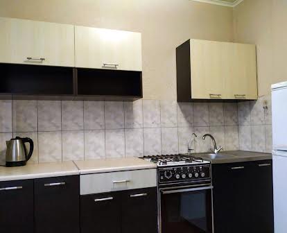 Продаж 1-кімнатної квартири з ремонтом в Осипенківському мкрн