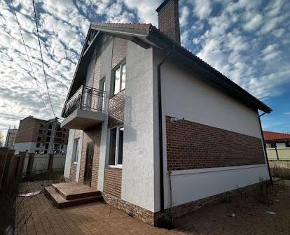 Продаж будинку  150м2 в Стоянці в закритому км, без комісії