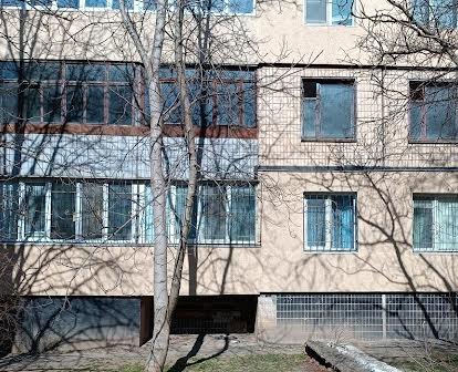 Продам 3 комнатную квартиру на Коротченко ,2этаж 9 этажки .