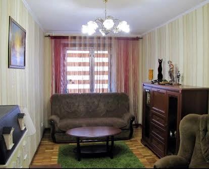 ПРОДАМ 3-х кімнатну квартиру по вул. Перемоги 131-б