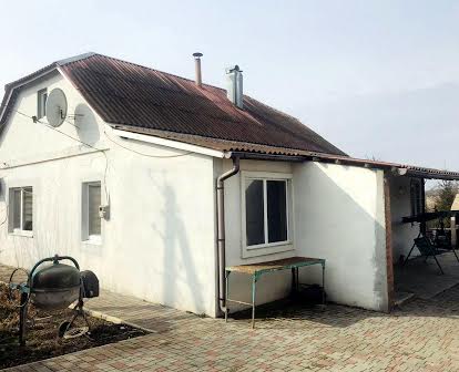 Продам житловий будинок в місті Люботин
