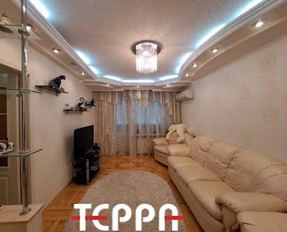Продам 2-кімнатну квартиру на 3 Шевченківському, вул. Вороніна