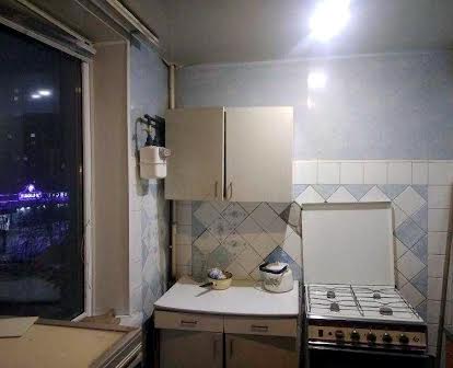 Продається 1-кімнатна квартира район метро Масельского