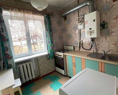 Продам 2 кiмнатну квартиру на пос. Жуковьского в цегляному будинку.