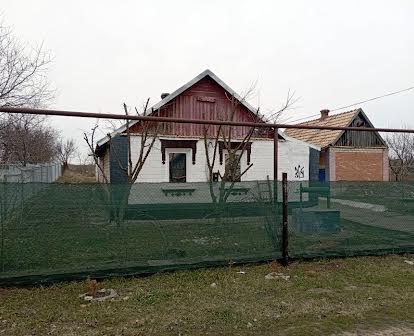 Продам будинок  в селі Лозуватка