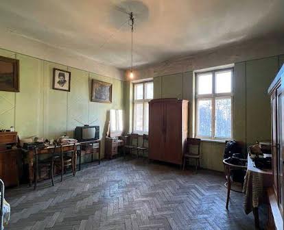 Продаж 1 кімнатної квартири по вул. Русових (Київська)