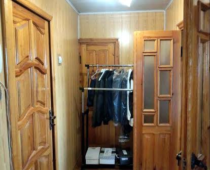 Продам 3-кімнатну квартиру з АО по Покровській