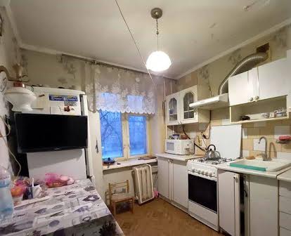 Київська 300В продам 2 к кв в теплому цегляному будинку