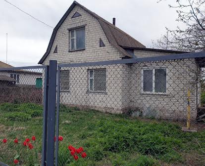 Будинок з банею, чорнозем, село не було в окупації