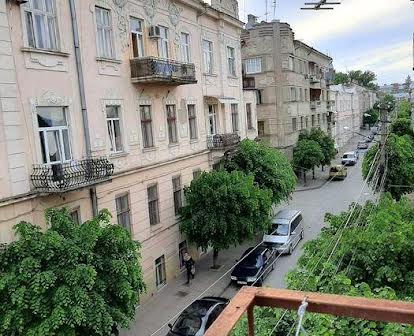 Продається квартира в центрі, біля Вірменської Церкви
