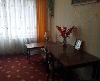 Продаж 2х кімнатної квартири, Павлоград, Західнодонбаська 47