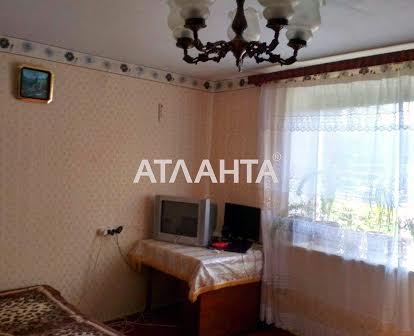 2-комнатная квартира, в центре села Гвардейское.