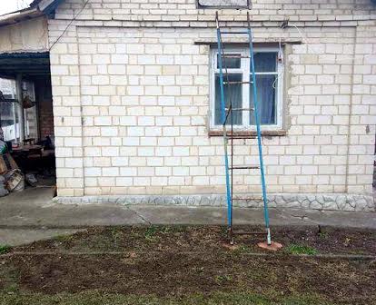 Продам дві суміжні ділянки з будинком у м. Тараща, Київської області
